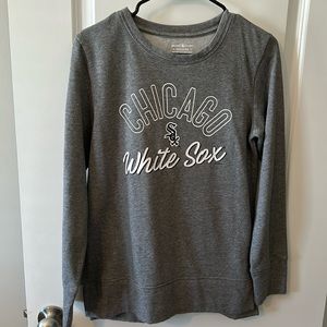 Women’s size small Chicago White Sox crewneck